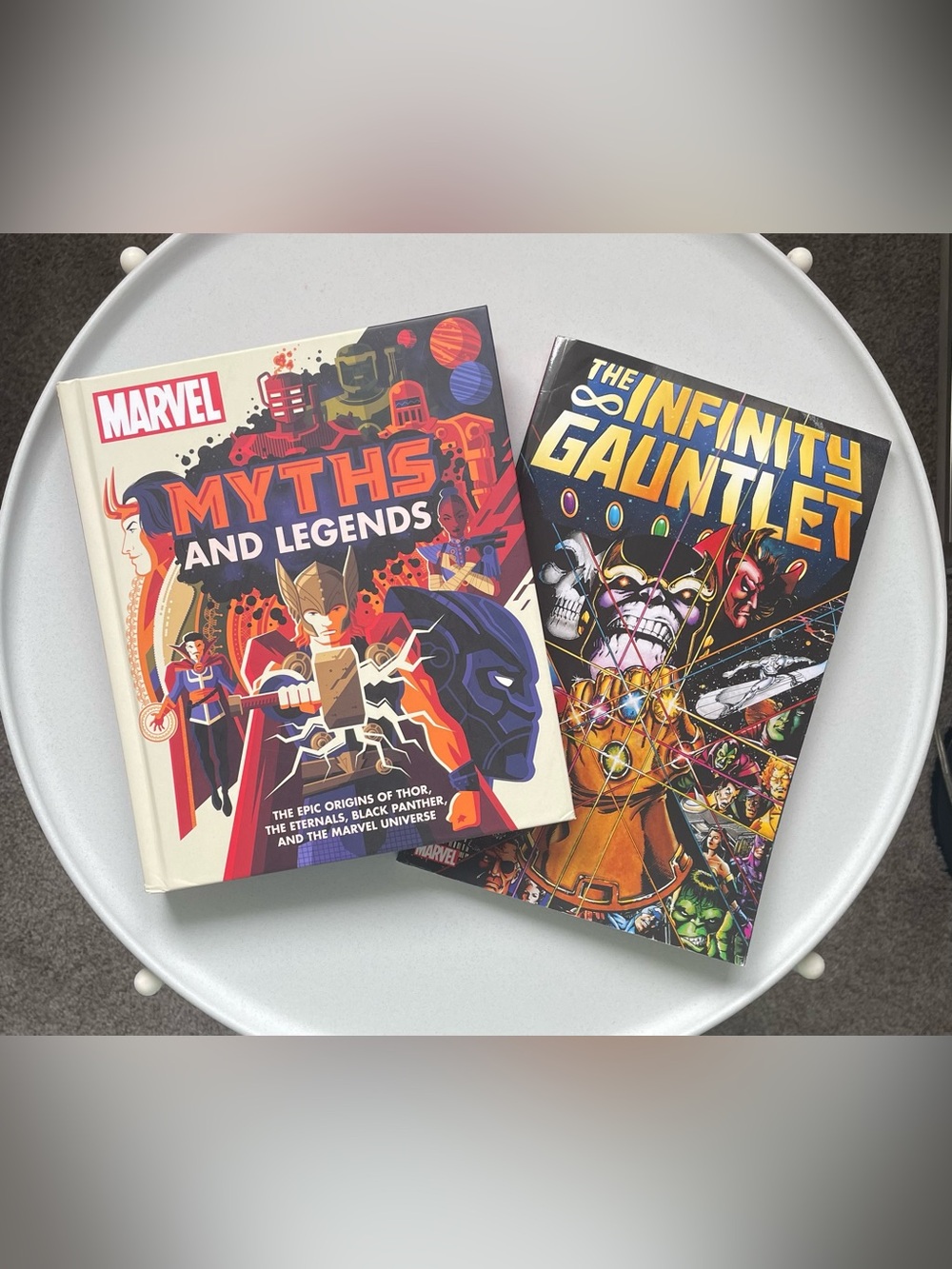 (NWOT) Marvel Myths and Legends Book + The Infinity Gauntlet Comic